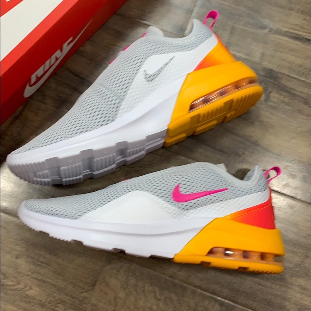NIKE WMNS AIR MAX MOTION 2 pure platinum/laser - Picture 7 of 16